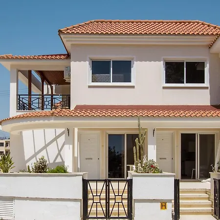 Apartment Larnaca Golden Beach Apts